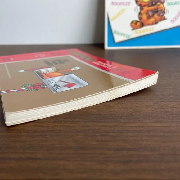 Garfield Postcard Book & Note Pad - Picture 7 of 9